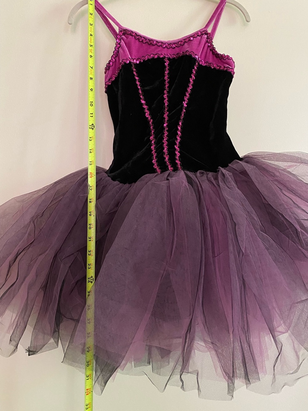 Revolution Dance Costume with accessories - Picture 5 of 8